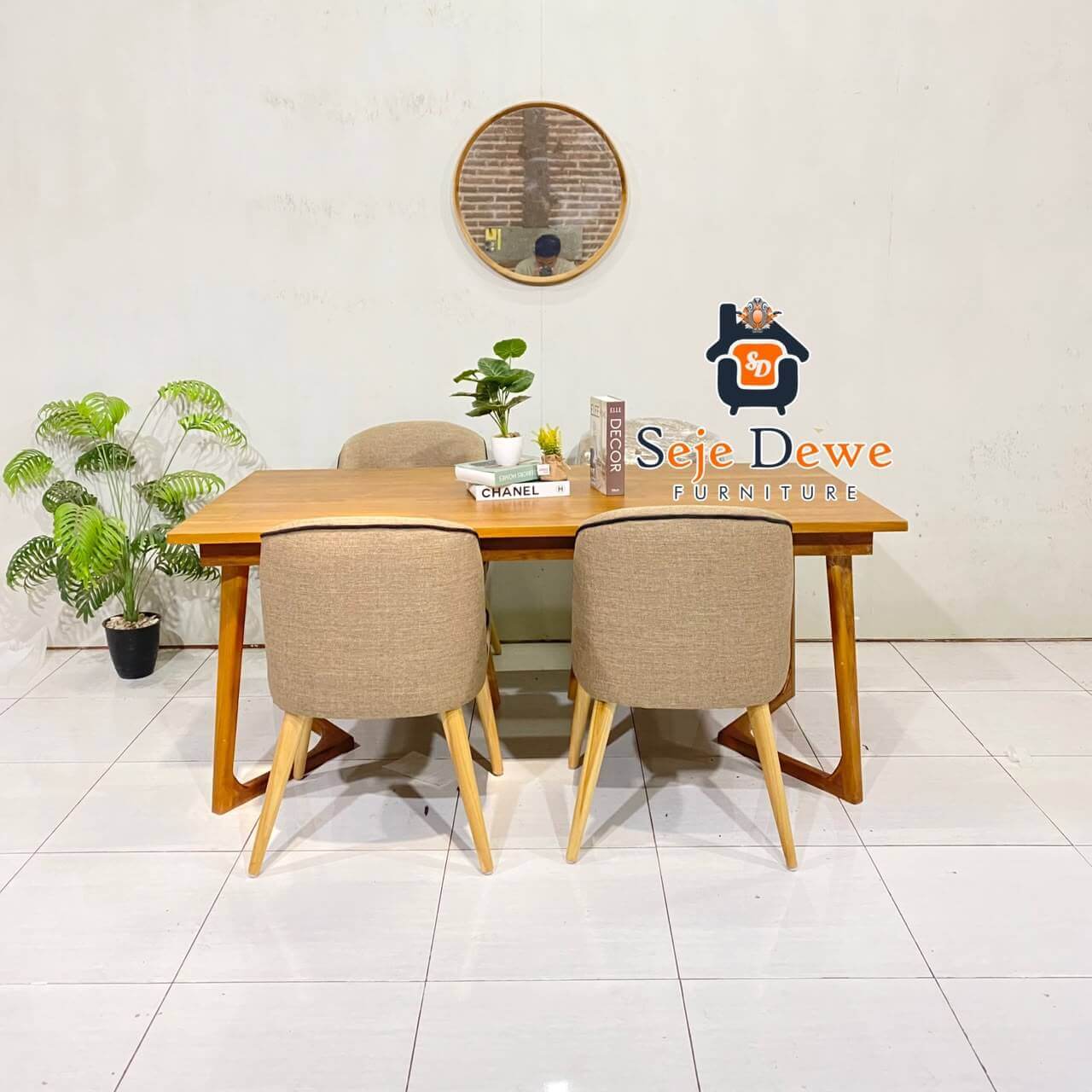 Meja Makan Jati set 4 Kursi Meja Makan Jati set 4 Kursi